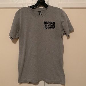 Johnny Cupcakes `Make Cupcakes Not War’ T shirt